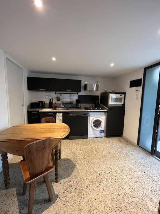 Appartamento Le Petit Coin Du Fau Montauban Esterno foto